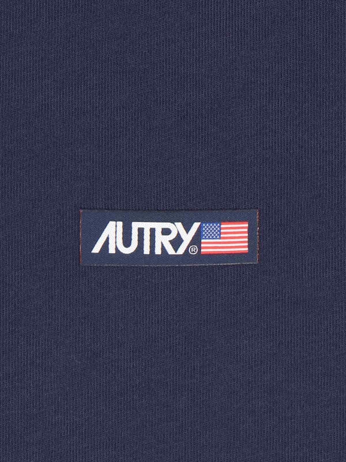 T-shirt logo