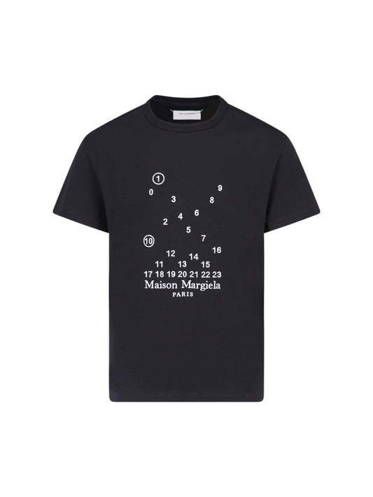Maison Margiela T-Shirt "numeric logo"-t-shirt-Maison Margiela-T-shirt "numeric logo" Maison Margiela, in cotone nero, girocollo, maniche corte, stampa "numeric logo" bianca fronte, dettaglio "four stitches" retro, orlo dritto.-Dresso