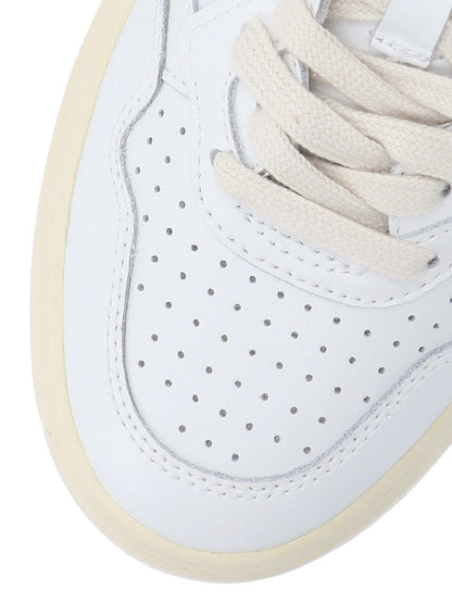 Low sneakers "Medalist"