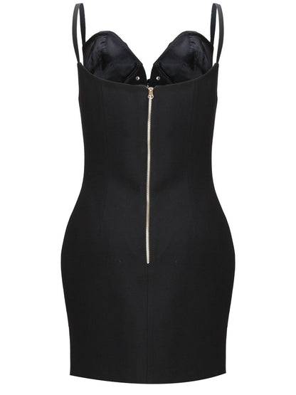 Dress in black crepe texture with sweetheart neckline