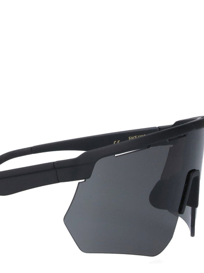 Sonnenbrille „Raider Allblack“.