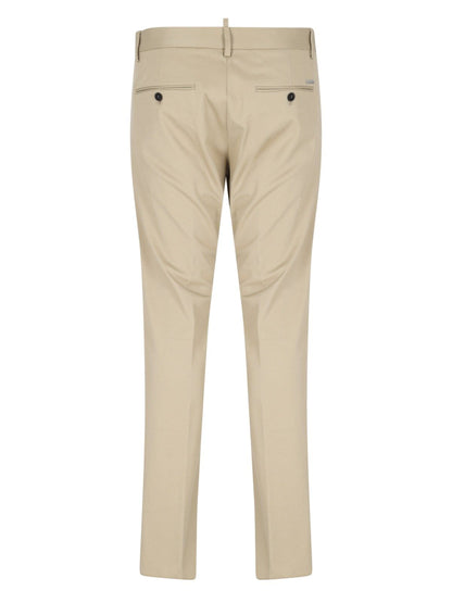 Pantaloni slim