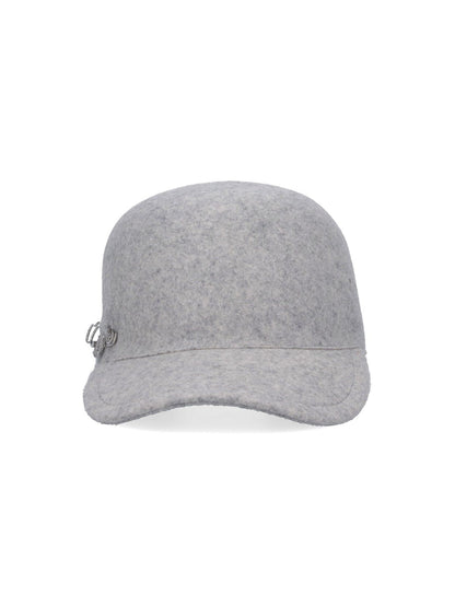 Cappello baseball con spilla