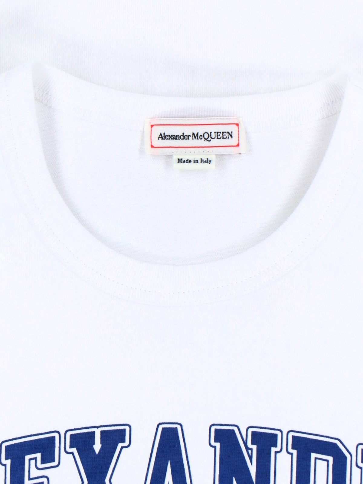 Alexander McQueen T-Shirt "varsity"-t-shirt-Alexander McQueen-T-shirt "varsity" Alexander McQueen, in cotone bianco, girocollo, maniche corte, maxi stampa logo e teschio blu fronte, orlo dritto.-Dresso