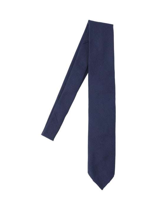 Basic tie