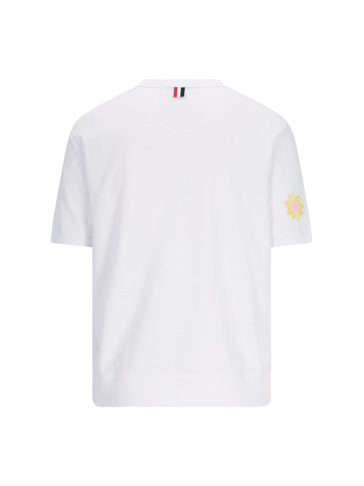 T-shirt dettaglio ricami