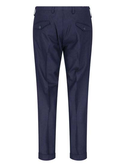 Pantaloni slim