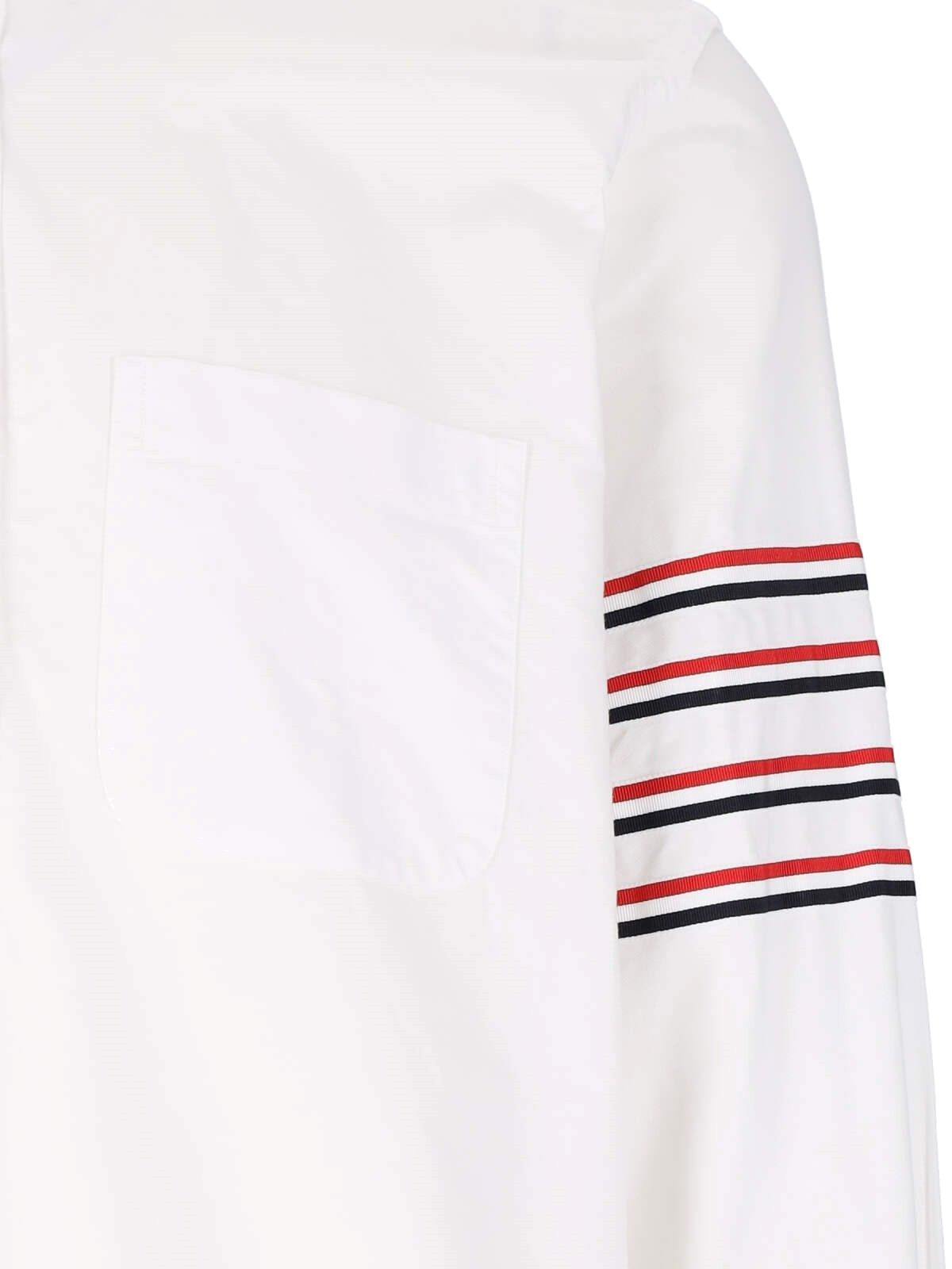 Shirt with tricolour details