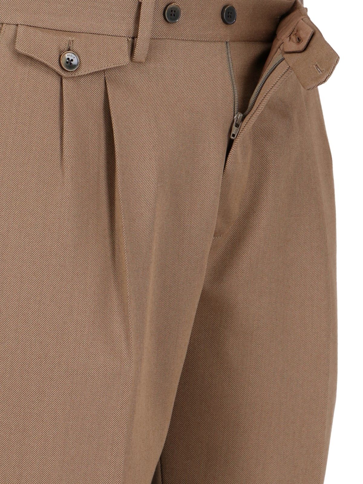 Pantaloni slim