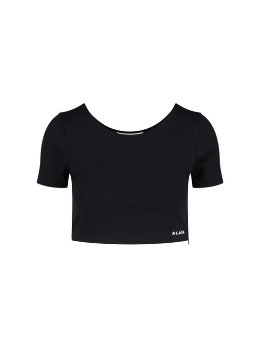 T-shirt crop logo