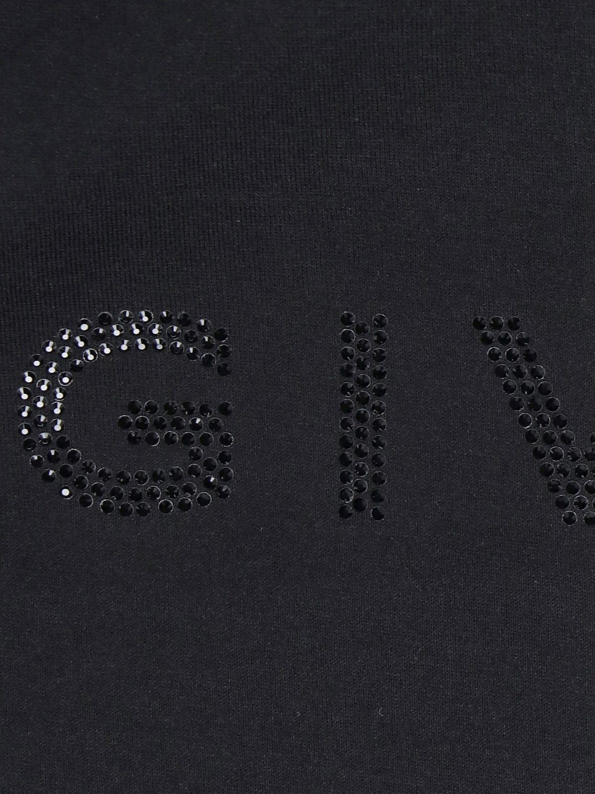 T-shirt logo