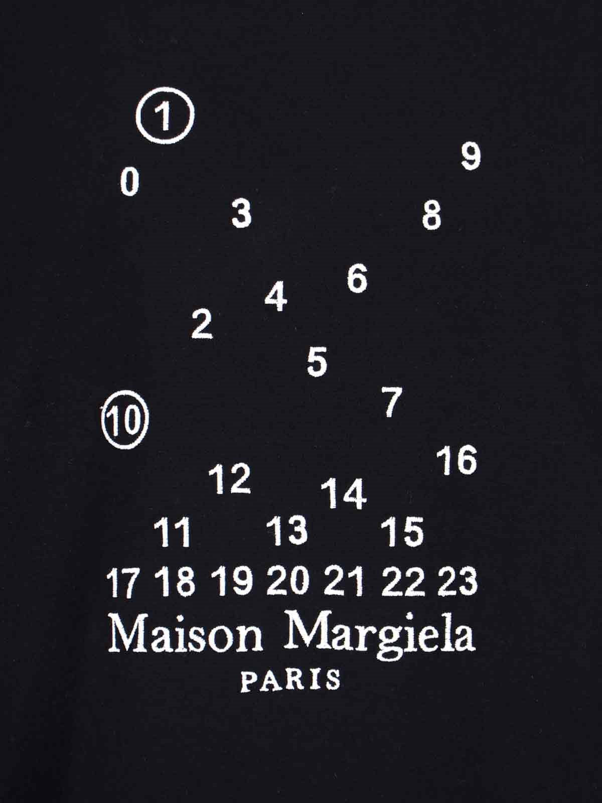 Maison Margiela T-Shirt "numeric logo"-t-shirt-Maison Margiela-T-shirt "numeric logo" Maison Margiela, in cotone nero, girocollo, maniche corte, stampa "numeric logo" bianca fronte, dettaglio "four stitches" retro, orlo dritto.-Dresso