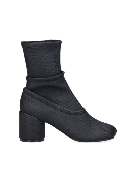 "Anatomic" ankle boots