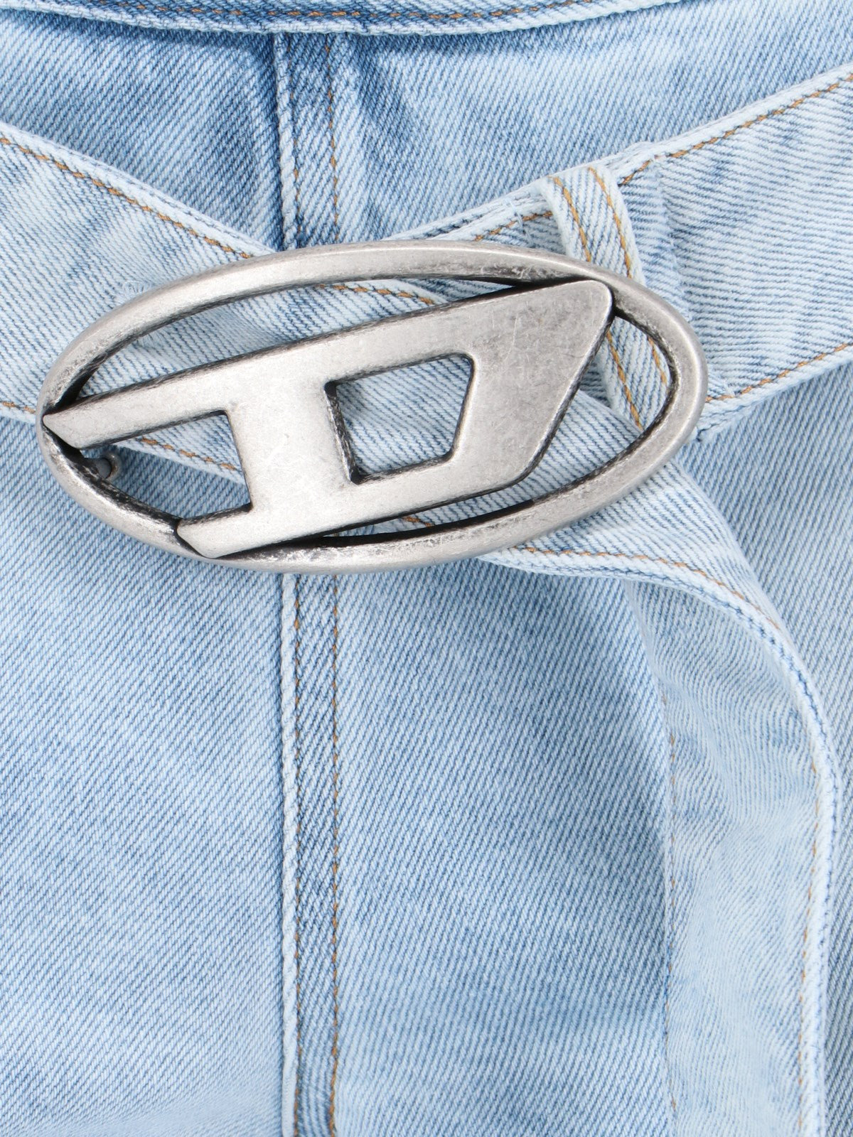 Diesel Jeans bootcut "d-ebbybelt 0jgaa"-Jeans zampa-Diesel-Jeans bootcut "d-ebbybelt 0jgaa" Diesel, in denim azzurro, passanti cintura, cintura logo metallico argentato fronte, chiusura zip laterale, fondo svasato-Dresso