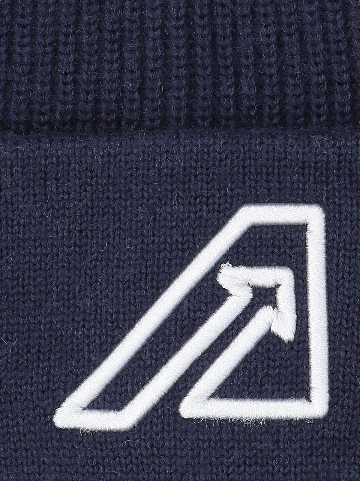 Logo cap