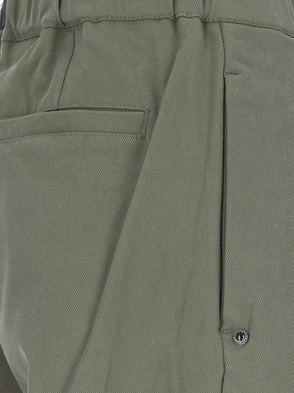 Pantaloni ampi con cintura